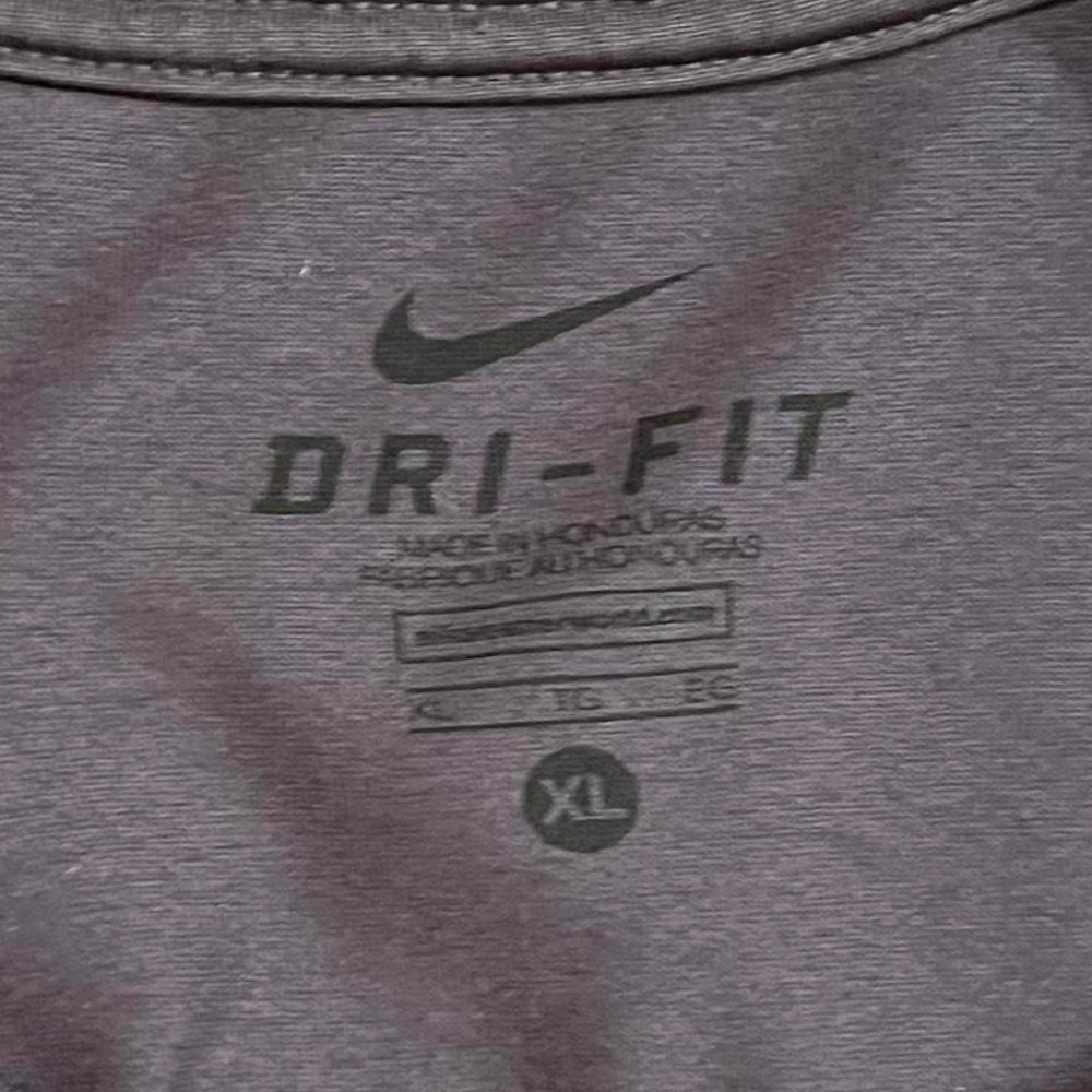 Nike Dri-Fit Black Top Running Workout - Picture 3 of 3